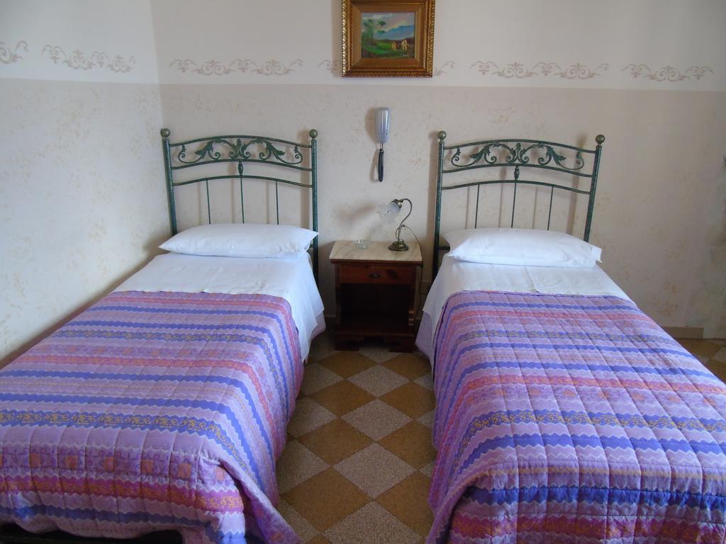 Albergo Cavour Palermo Luaran gambar