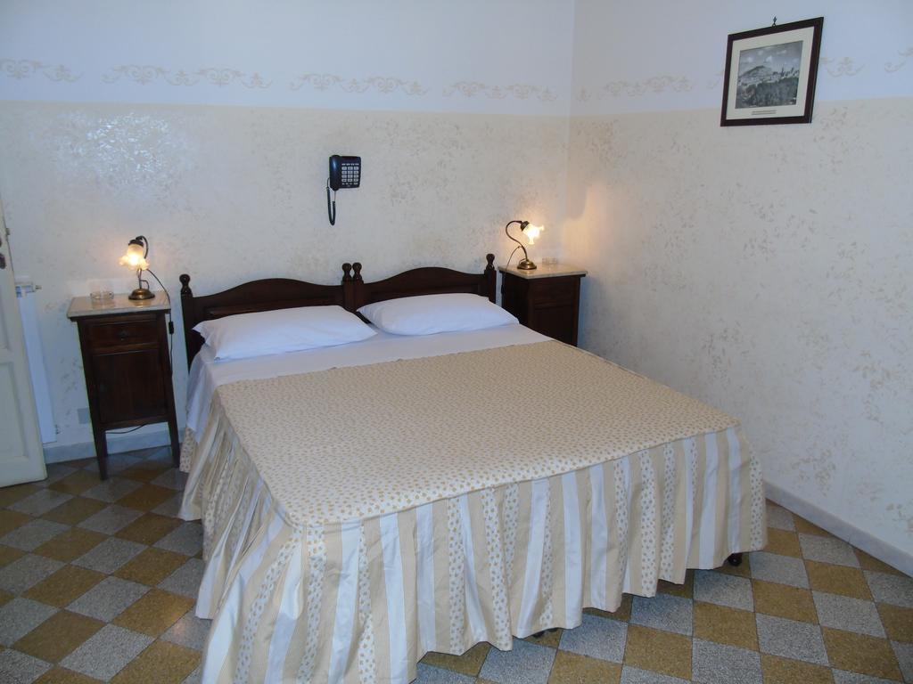Albergo Cavour Palermo Luaran gambar