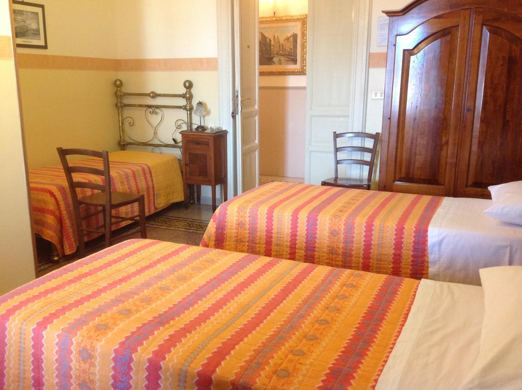 Albergo Cavour Palermo Luaran gambar