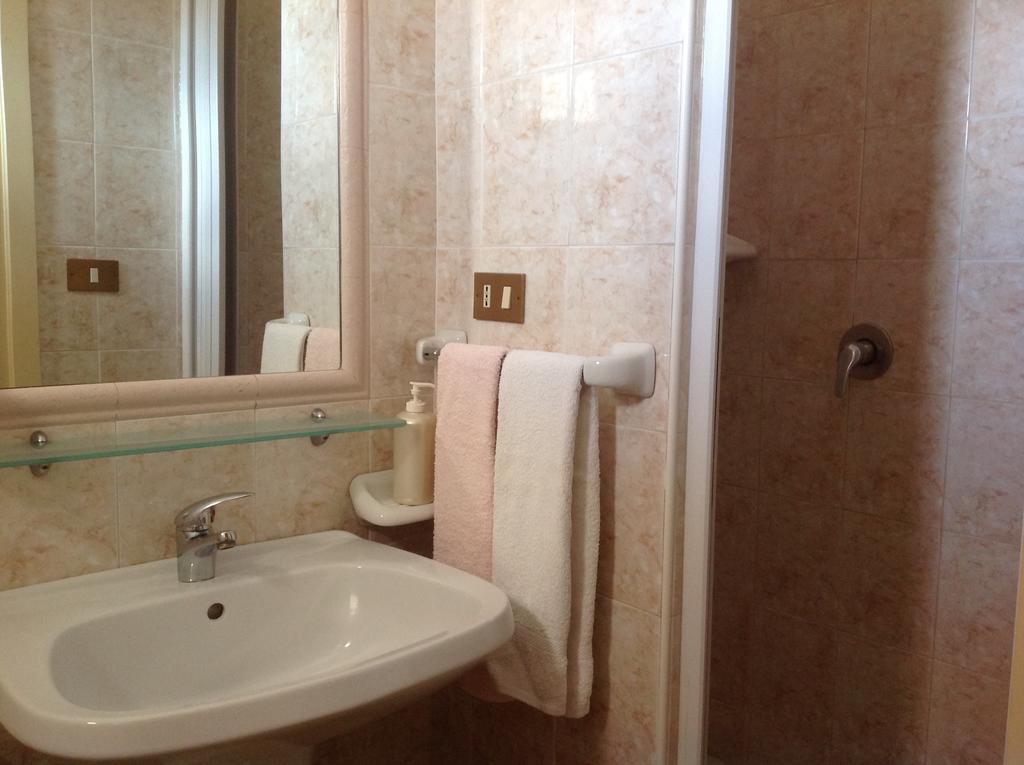 Albergo Cavour Palermo Luaran gambar