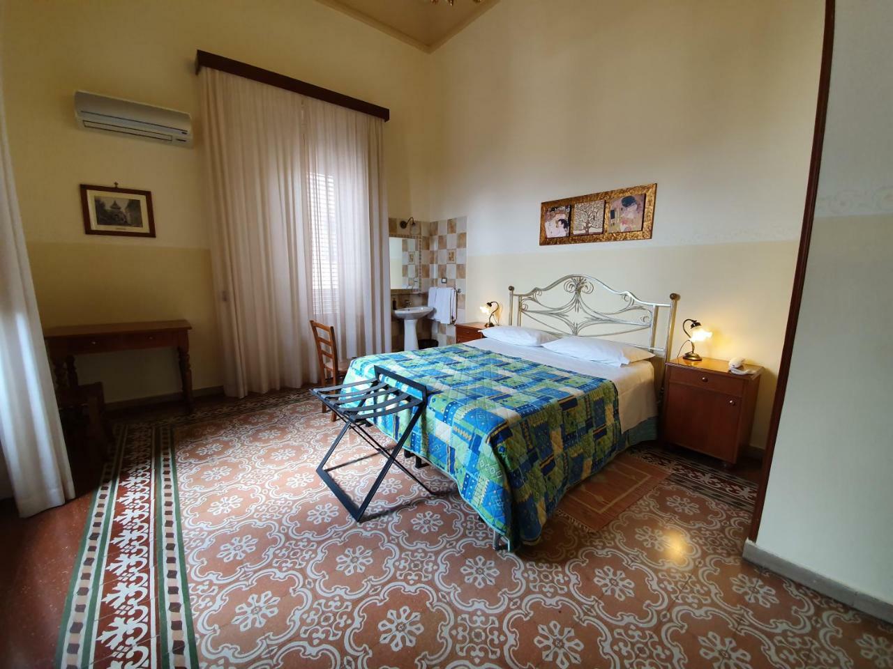 Albergo Cavour Palermo Luaran gambar